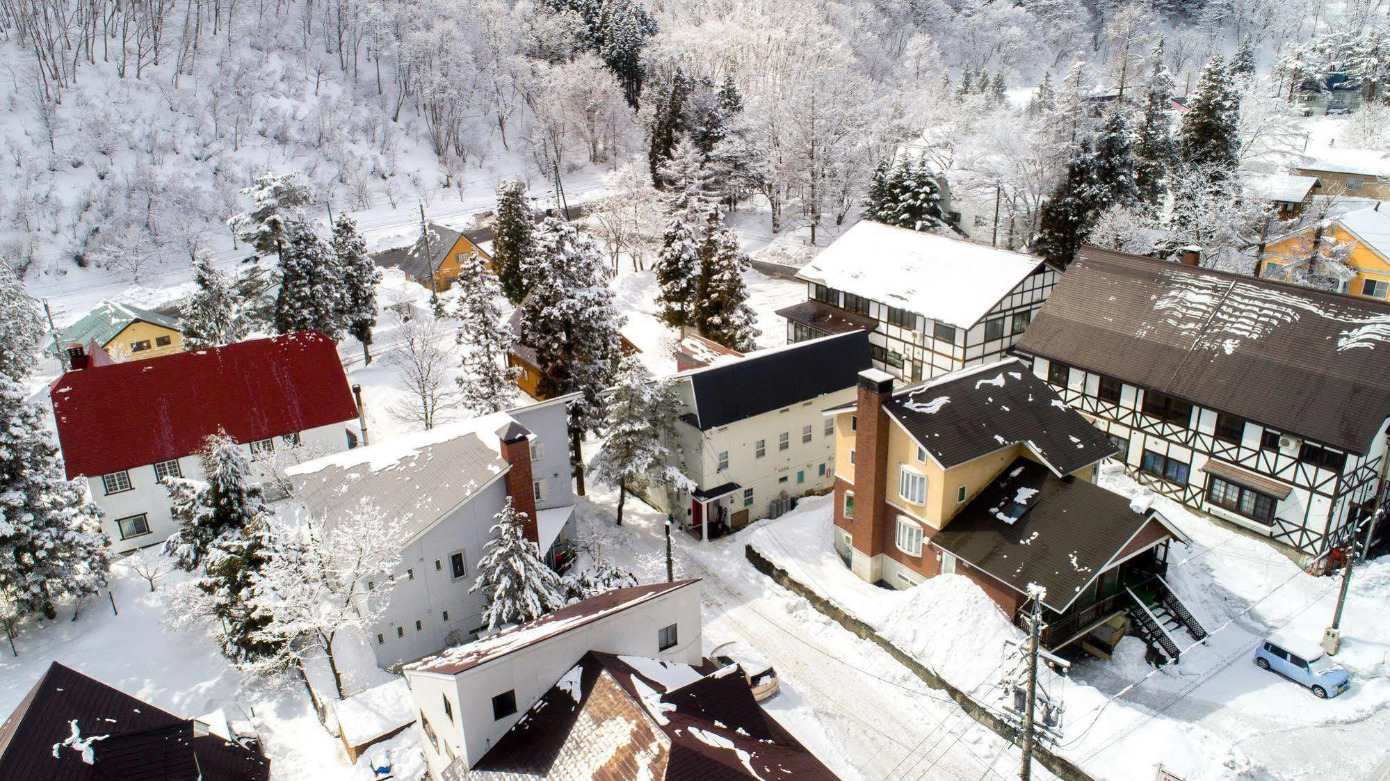 Red Door Lodge Hakuba Ngoại thất bức ảnh